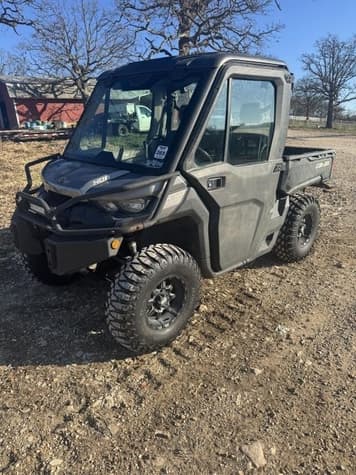 Main image Can-Am Defender